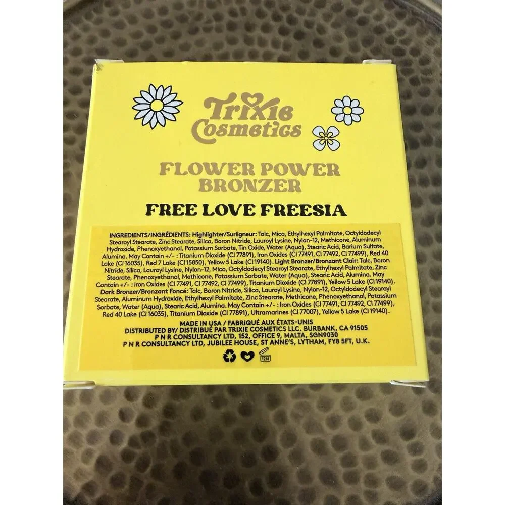 Trio Cosmetics Flower Power Bronzer Free Love Freesia Face Palette